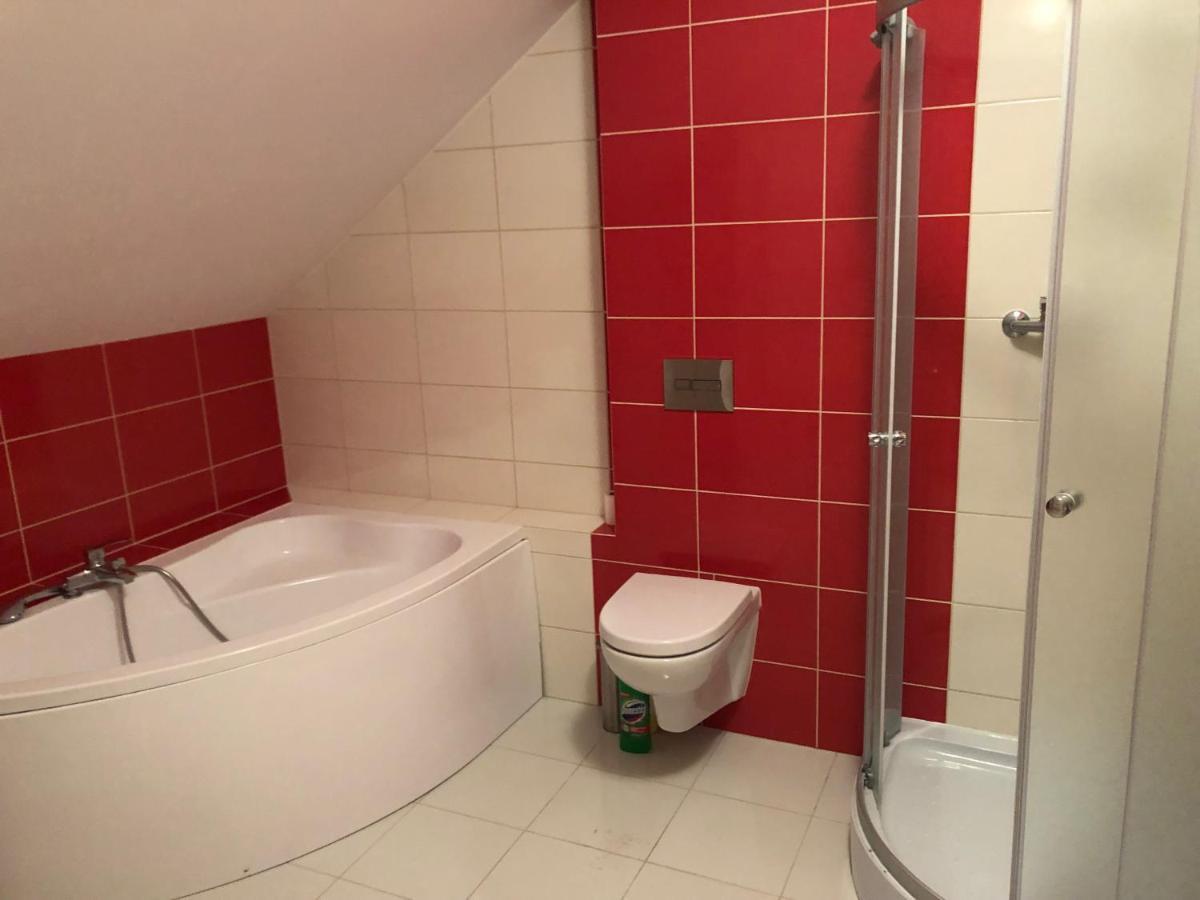 Hgs Home Noclegi Pracownicze Parking , Lazienki Gorzow Wielkopolski Ngoại thất bức ảnh