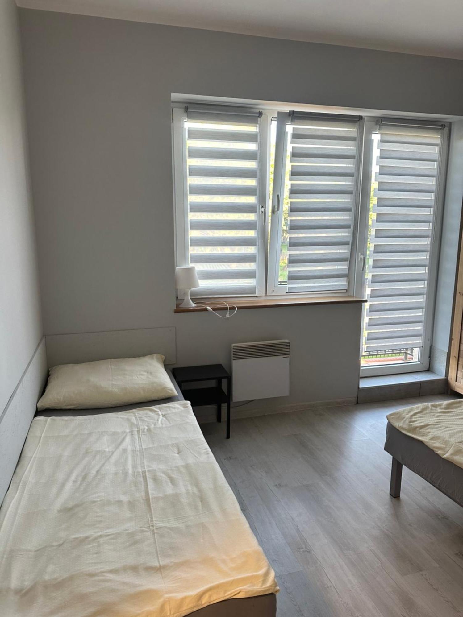 Hgs Home Noclegi Pracownicze Parking , Lazienki Gorzow Wielkopolski Ngoại thất bức ảnh