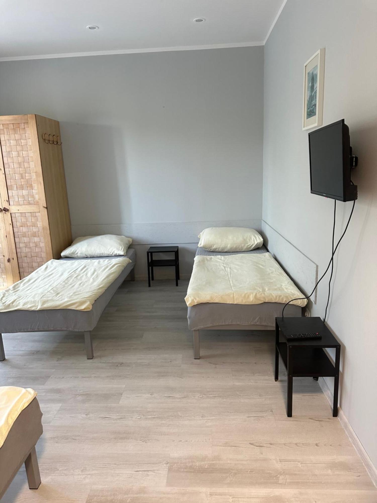 Hgs Home Noclegi Pracownicze Parking , Lazienki Gorzow Wielkopolski Ngoại thất bức ảnh