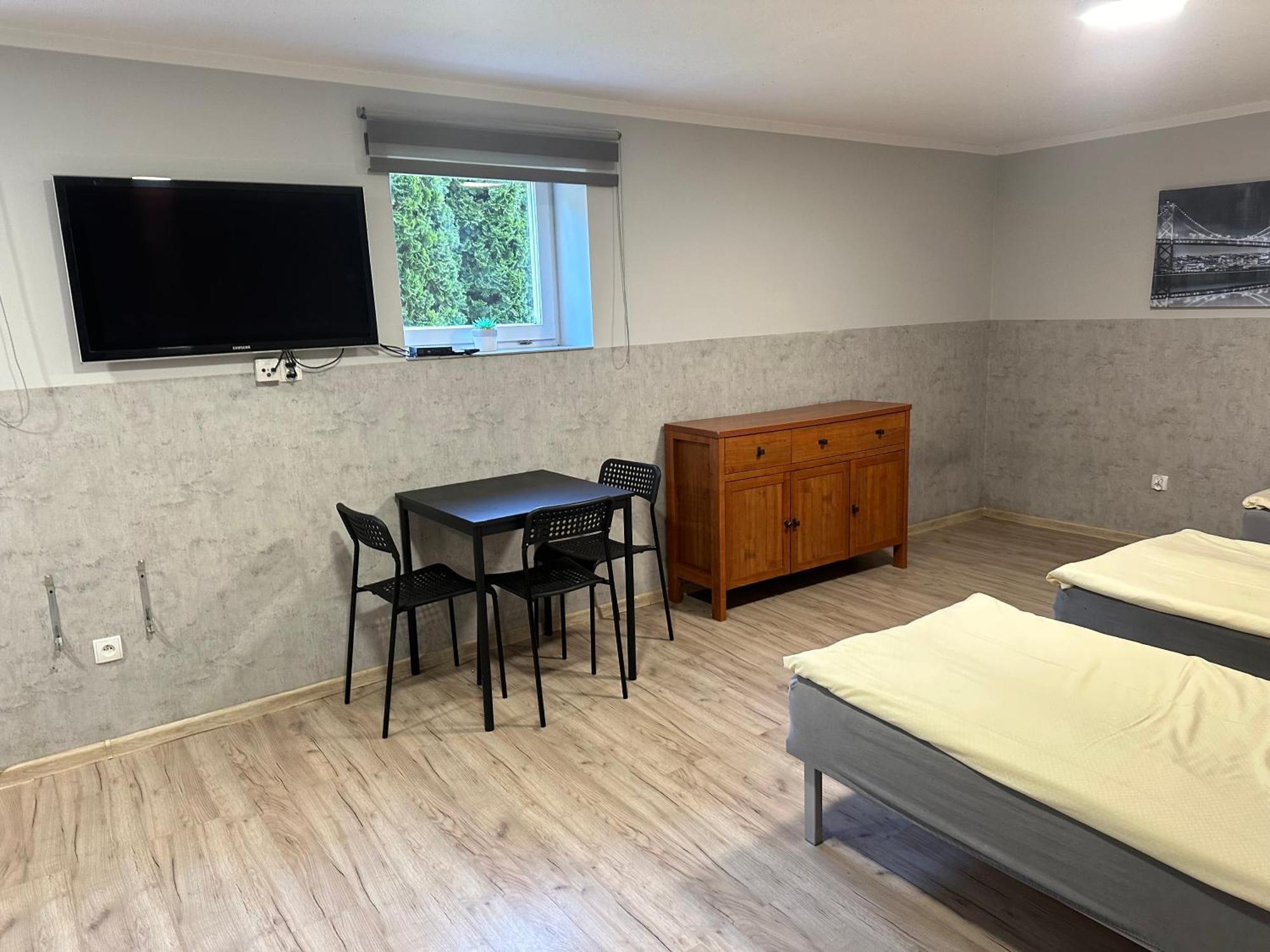 Hgs Home Noclegi Pracownicze Parking , Lazienki Gorzow Wielkopolski Ngoại thất bức ảnh